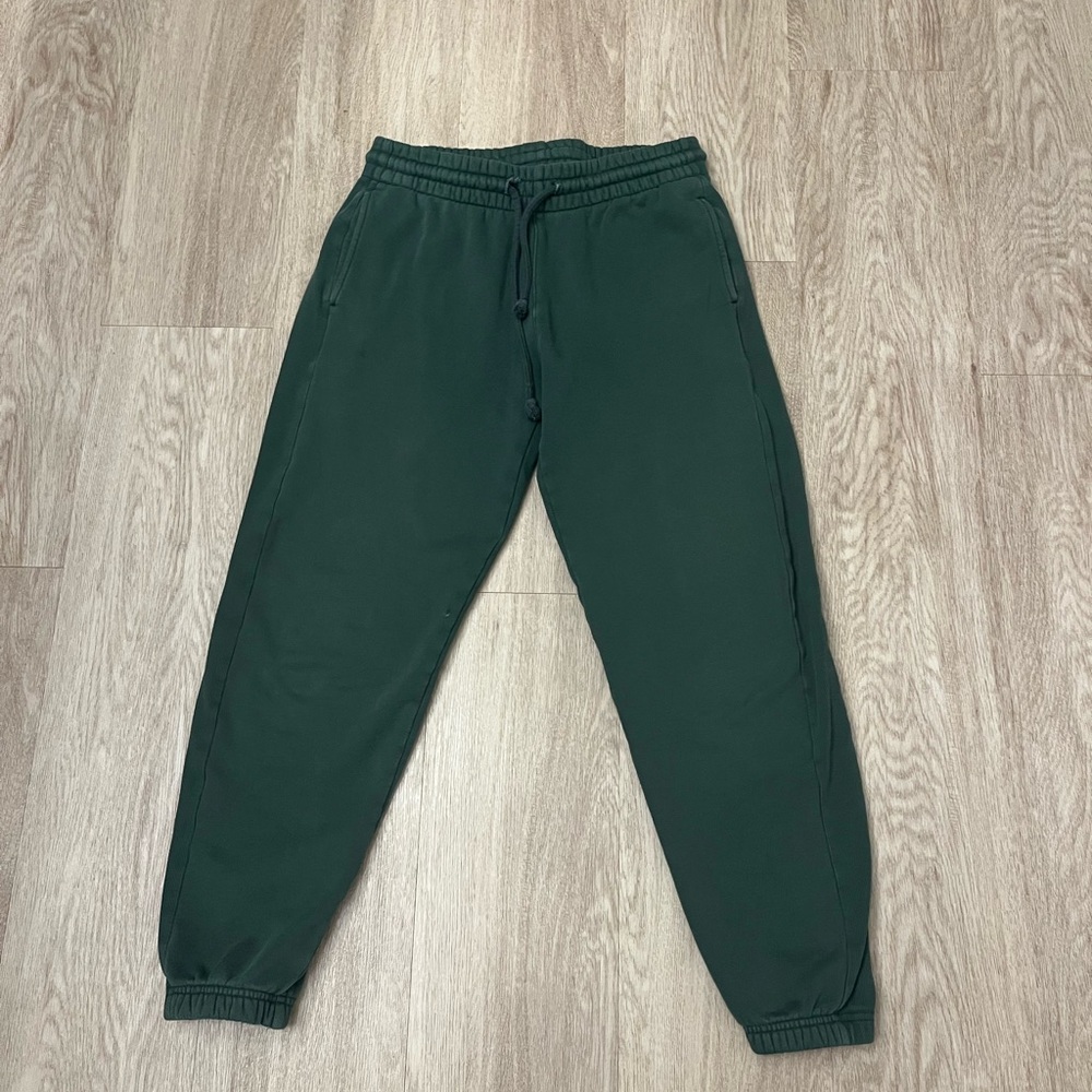 aritzia sweatpants